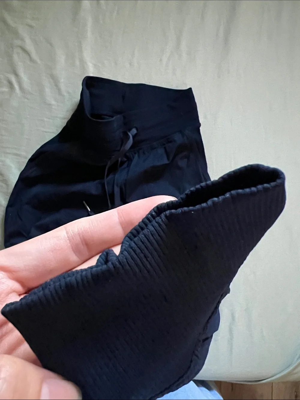 lululemon athletica materials pockets